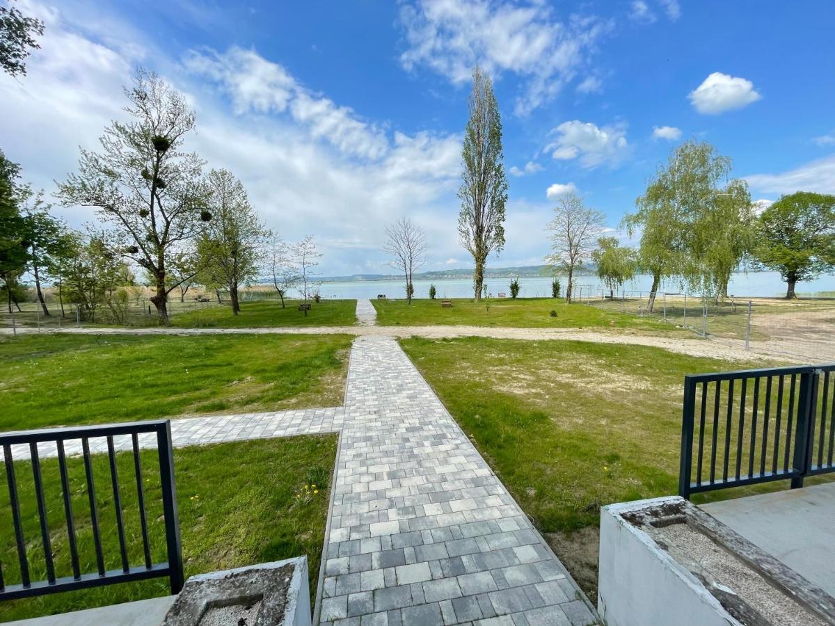 Siesta Apartman Балатонберень Экстерьер фото